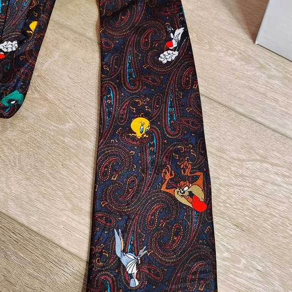 Vtg 1994 Looney Tunes Mania Bugs Taz Tweety Sylvester Marvin Paisley Pattern Tie - Picture 2 of 7
